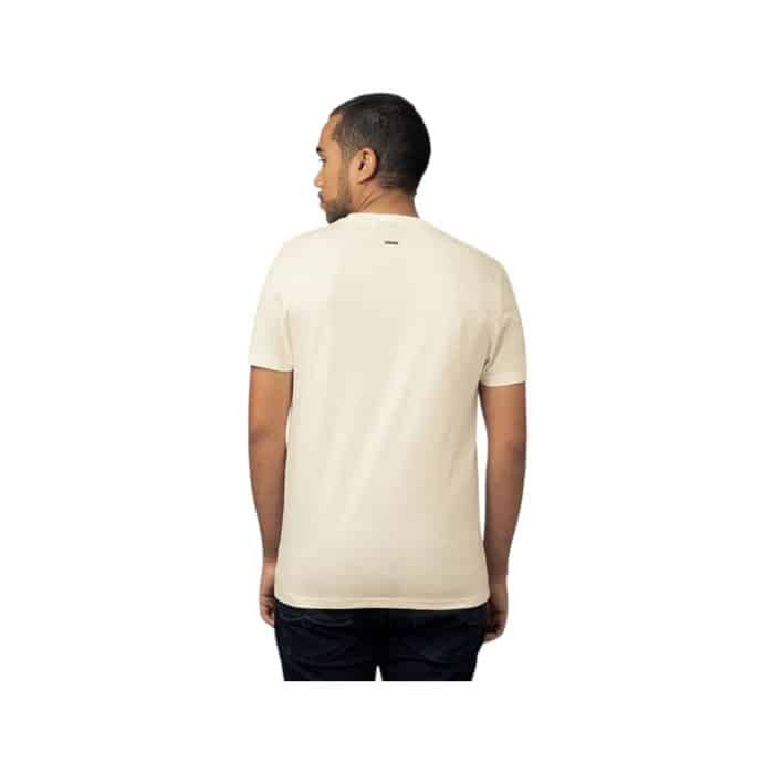 303 127 B | The Polo T-Shirt PJC Block Logo SS Off White combines timeless polo design with a modern twist, featuring a bold block logo on the chest for added style. Crafted from premium cotton, this shirt offers exceptional comfort and breathability, making it perfect for all-day wear in any season. Its off-white color and sleek, tailored fit ensure versatility, allowing it to transition effortlessly from casual outings to semi-casual occasions while maintaining a fresh and contemporary appeal.