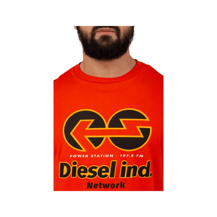 862 7C | Elevate your style with the Diesel Shirt T-Just E18 in bold orange, featuring a vibrant color and striking Diesel Ind. Network graphic print. Made from premium 100% cotton, this shirt combines all-day comfort with an edgy, fashion-forward design. Perfect for casual outings or layered looks, it’s a must-have for those who embrace bold, statement-making fashion.