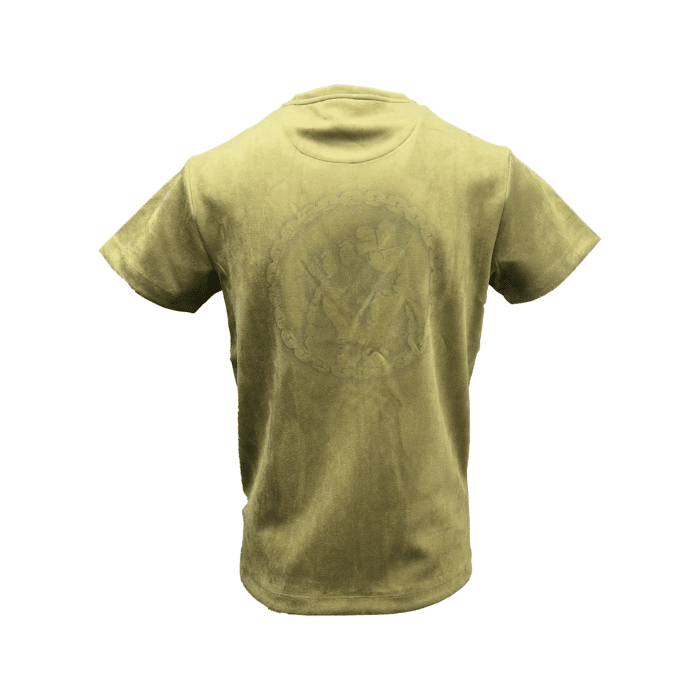 938 64A | The Vialli T Shirt Imprenta in Olive combines sleek design with premium comfort, making it a versatile piece for any wardrobe. Crafted from soft, durable fabric, this shirt ensures a flattering fit and pairs effortlessly with any outfit for a stylish, modern look.